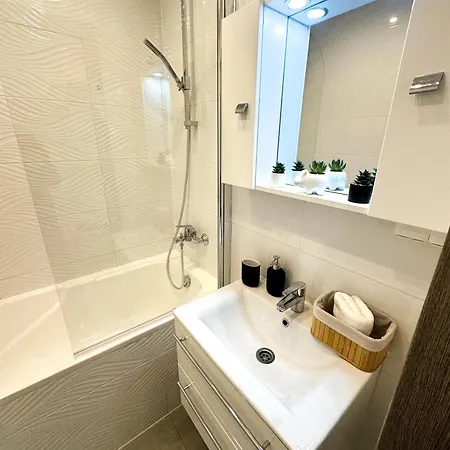 Palace Apartman,t8, Ac, Klima Apartamento Székesfehérvár